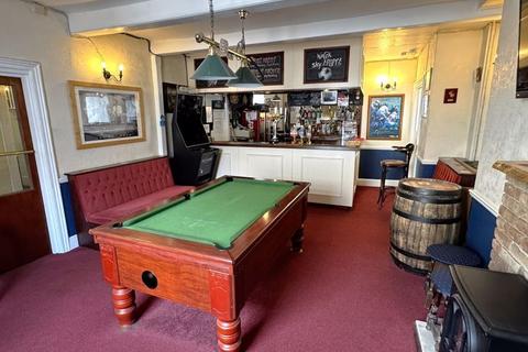 Pub for sale, 15 Fore St Buckfastleigh TQ11 0BT