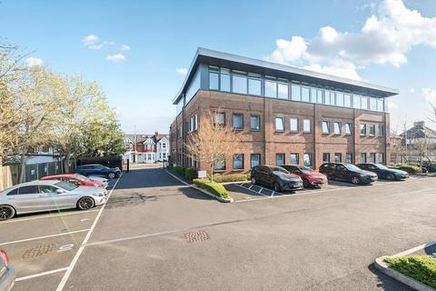 Office to rent, 201 Pinner Rd Northwood HA6 1BX
