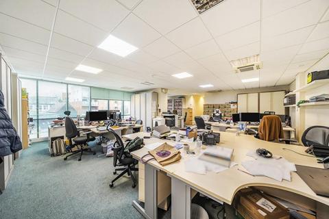 Warehouse to rent, Marlborough Hl Harrow HA1 1UD