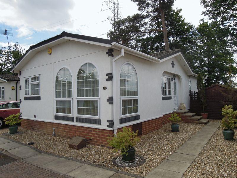 Middle Green, Langley Over 45's 2 bed retirement property £219,995