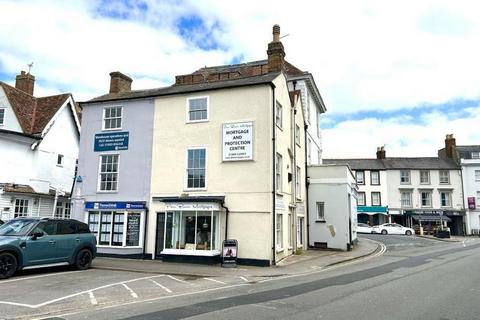 Retail property (high street) to rent, 49 Market Sq Bicester OX26 6AJ