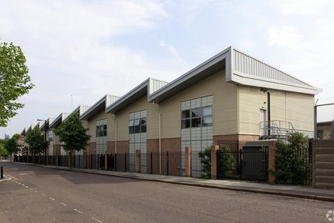Industrial unit to rent, 43-47 Glengall Rd London SE15 6NJ