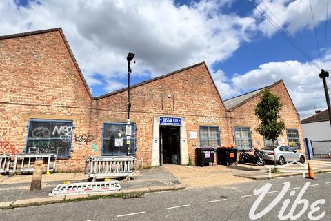 Warehouse to rent, 167 Hermitage Road London N4 1LZ