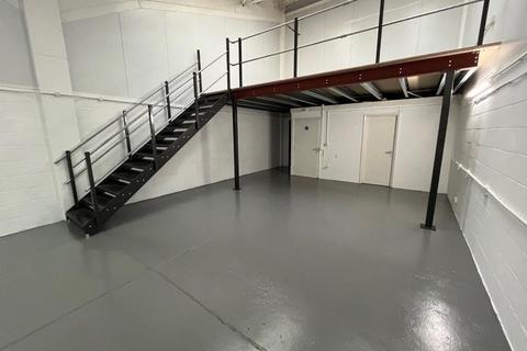 Warehouse to rent, Moorside Colchester CO1 2ZF