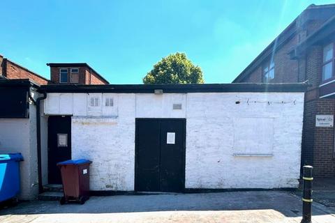 Hairdresser and barber shop to rent, 1-3 Eleanors Cross Dunstable LU6 1SU