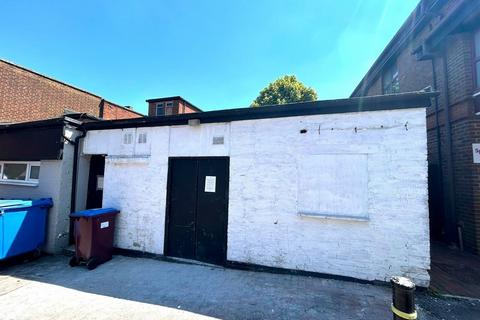 Hairdresser and barber shop to rent, 1-3 Eleanors Cross Dunstable LU6 1SU