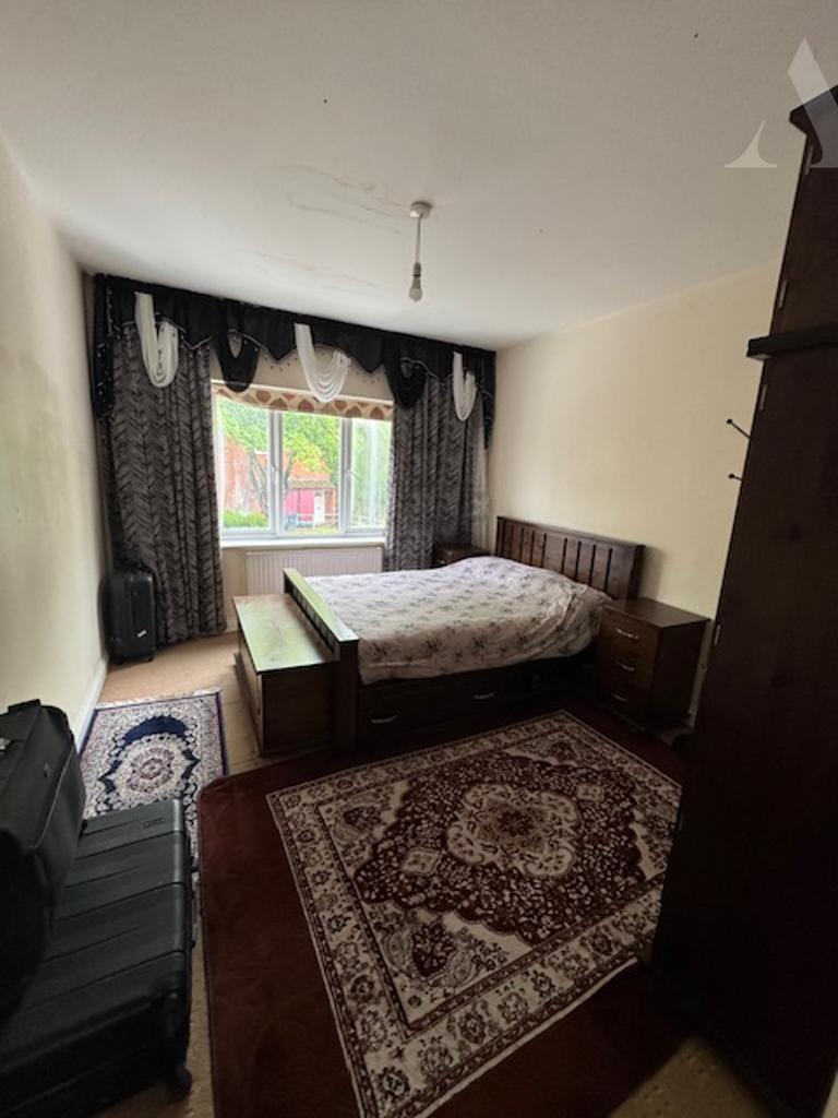 5 azalea bedroom