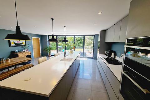 7 Rookery Close, Fetcham, Leatherhead, KT22 9BG