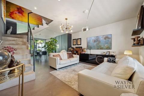 3 bedroom detached house to rent, North End Road, Hampstead, London, NW11