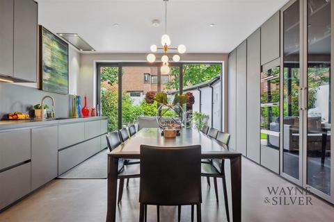 3 bedroom detached house to rent, North End Road, Hampstead, London, NW11