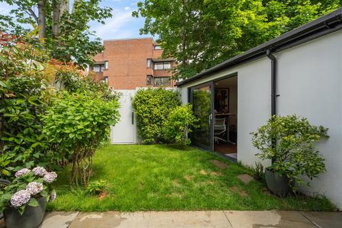 3 bedroom detached house to rent, North End Road, Hampstead, London, NW11