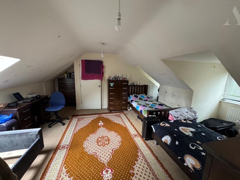 5 azalea loft room