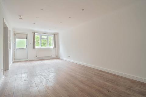 2 bedroom maisonette to rent, Clifton Road, Berkshire RG41