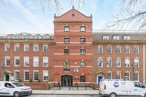 Office to rent, 13 Queen Sq Bristol BS1 4NT