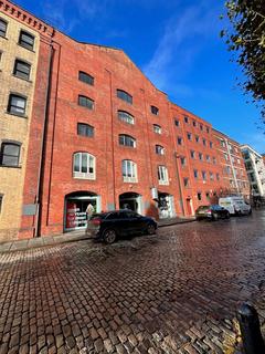 Office to rent, 13 Queen Sq Bristol BS1 4NT