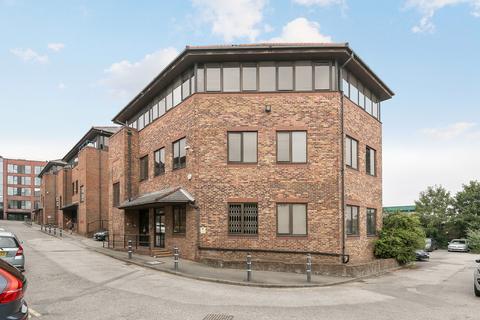 Office to rent, 286C Chase Rd London N14 6HF