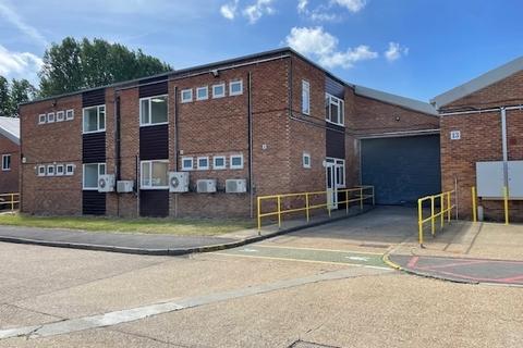 Warehouse to rent, Mace Ln Ashford TN24 8PE