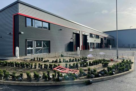 Warehouse to rent, 706-707 Stirling Rd Slough SL1 4ST