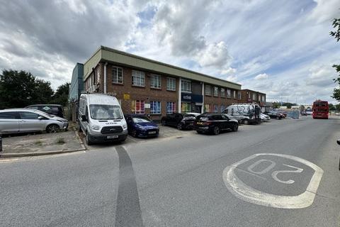 Industrial unit to rent, 30 Commerce Rd Brentford TW8 8LE