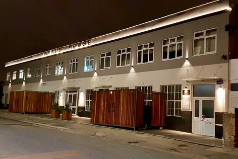 Warehouse to rent, Vale Rd London N4 1TF