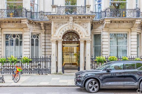 Office to rent, 6 Chesterfield Gdns London W1J 5BQ