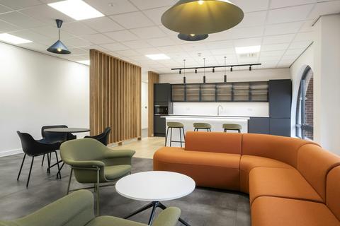 Office to rent, 3 Warwick Pl Uxbridge UB8 1PE