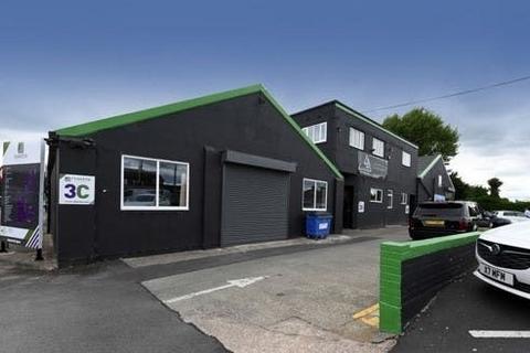 Warehouse to rent, Penketh Business Park Rd Warrington WA5 2TJ