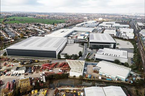 Distribution warehouse to rent, Unit 1 Thames Rd Crayford DA1 4QP