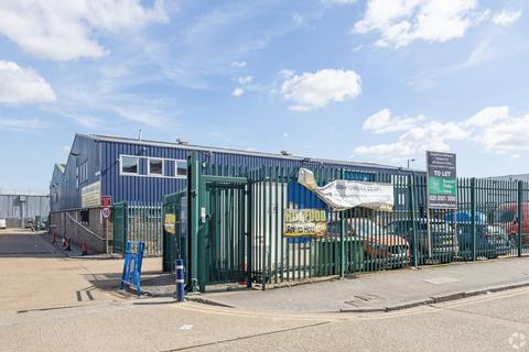 Warehouse to rent, Manchester Way Dagenham RM10 8PN