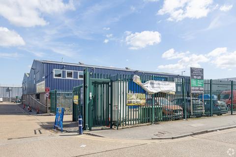 Warehouse to rent, Manchester Way Dagenham RM10 8PN