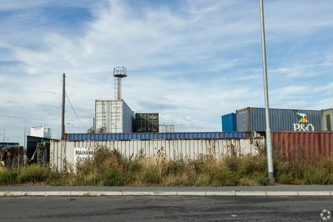 Distribution warehouse to rent, Ferry Ln Rainham RM13 9DD