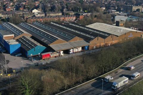 Distribution warehouse to rent, Station Rd Rochdale OL16 4HQ