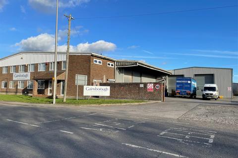 Distribution warehouse to rent, Canal Rd Trowbridge BA14 8RL