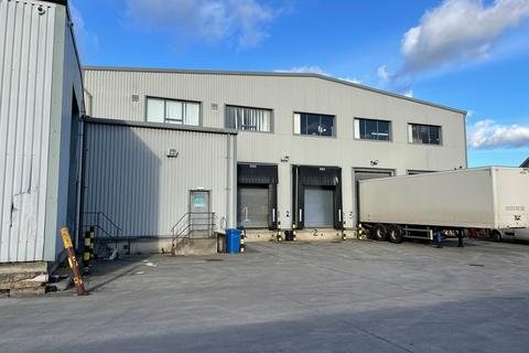 Distribution warehouse to rent, Canal Rd Trowbridge BA14 8RL