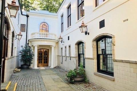 Office to rent, 23-24 George St Richmond TW9 1HY