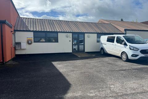 Warehouse to rent, Wells Rd Glastonbury BA6 9AQ