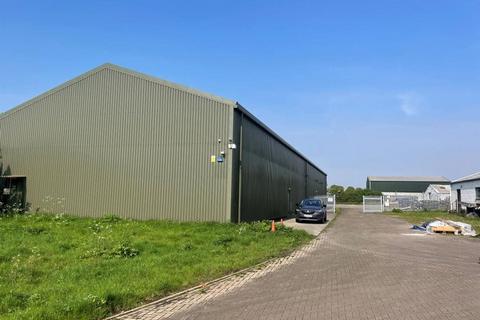 Warehouse to rent, Tormarton Rd Chippenham SN14 8LT