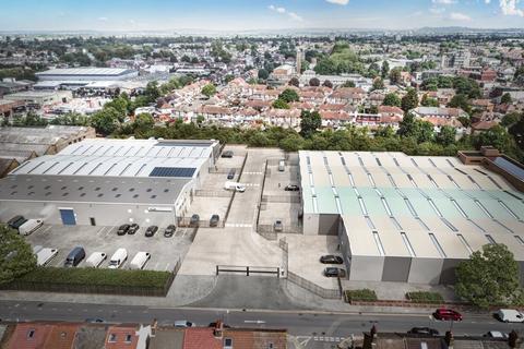 Distribution warehouse to rent, Clayton Rd Hayes UB3 1AN