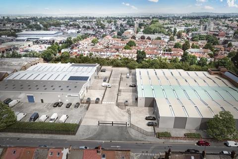 Distribution warehouse to rent, Clayton Rd Hayes UB3 1AN