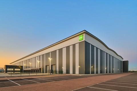 Warehouse to rent, Clipper Blvd Dartford DA2 6QS
