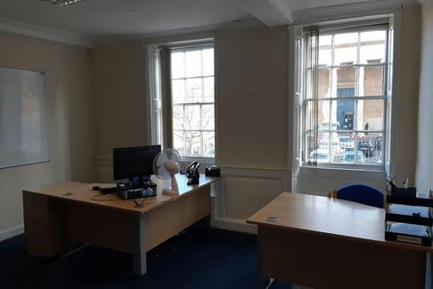 Office to rent, Foregate St Worcester WR1 1