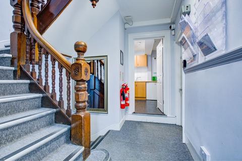 Office to rent, 6 St Peters St St Albans AL1 3LF