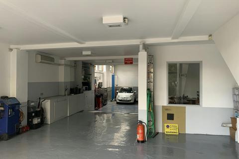 Garage to rent, 1-2 Chiswick Common Rd London W4 1RR