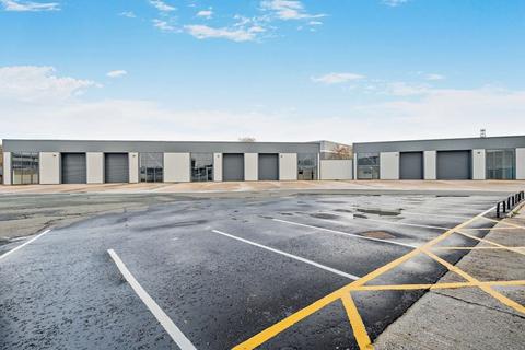 Warehouse to rent, Severnside Trading Estate Manchester M17 1WA