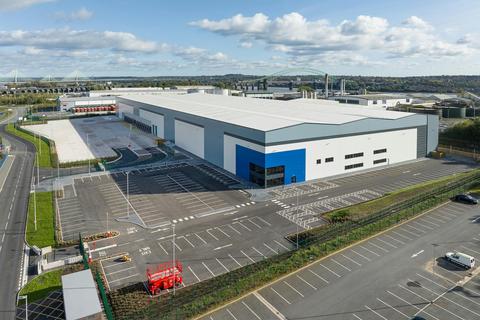 Distribution warehouse to rent, Mathieson Rd Widnes WA8 0NX