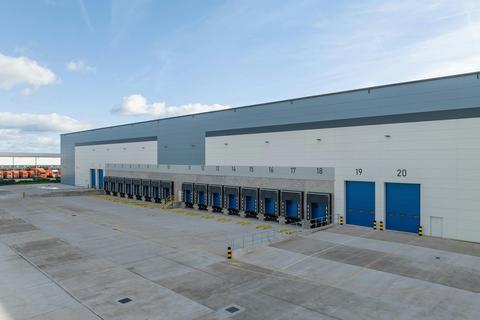 Distribution warehouse to rent, Mathieson Rd Widnes WA8 0NX