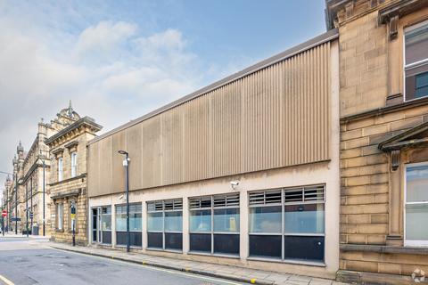 Distribution warehouse to rent, 28 King St Wakefield WF1 2SR