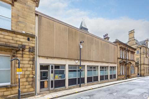 Distribution warehouse to rent, 28 King St Wakefield WF1 2SR