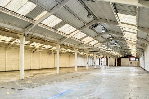 Warehouse to rent, Middlemore Ln W Aldridge WS9 8BG