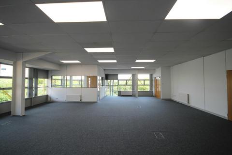 Distribution warehouse to rent, Wainwright Rd Worcester WR4 9WW